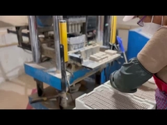 Laswerk van keramische achtergrond